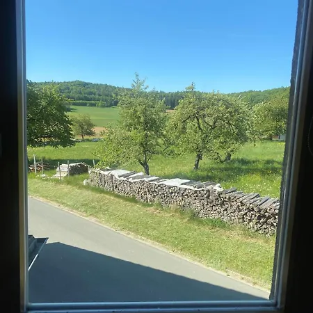 Auf Dem Land, Haus Hans Stepha Goessweinstein